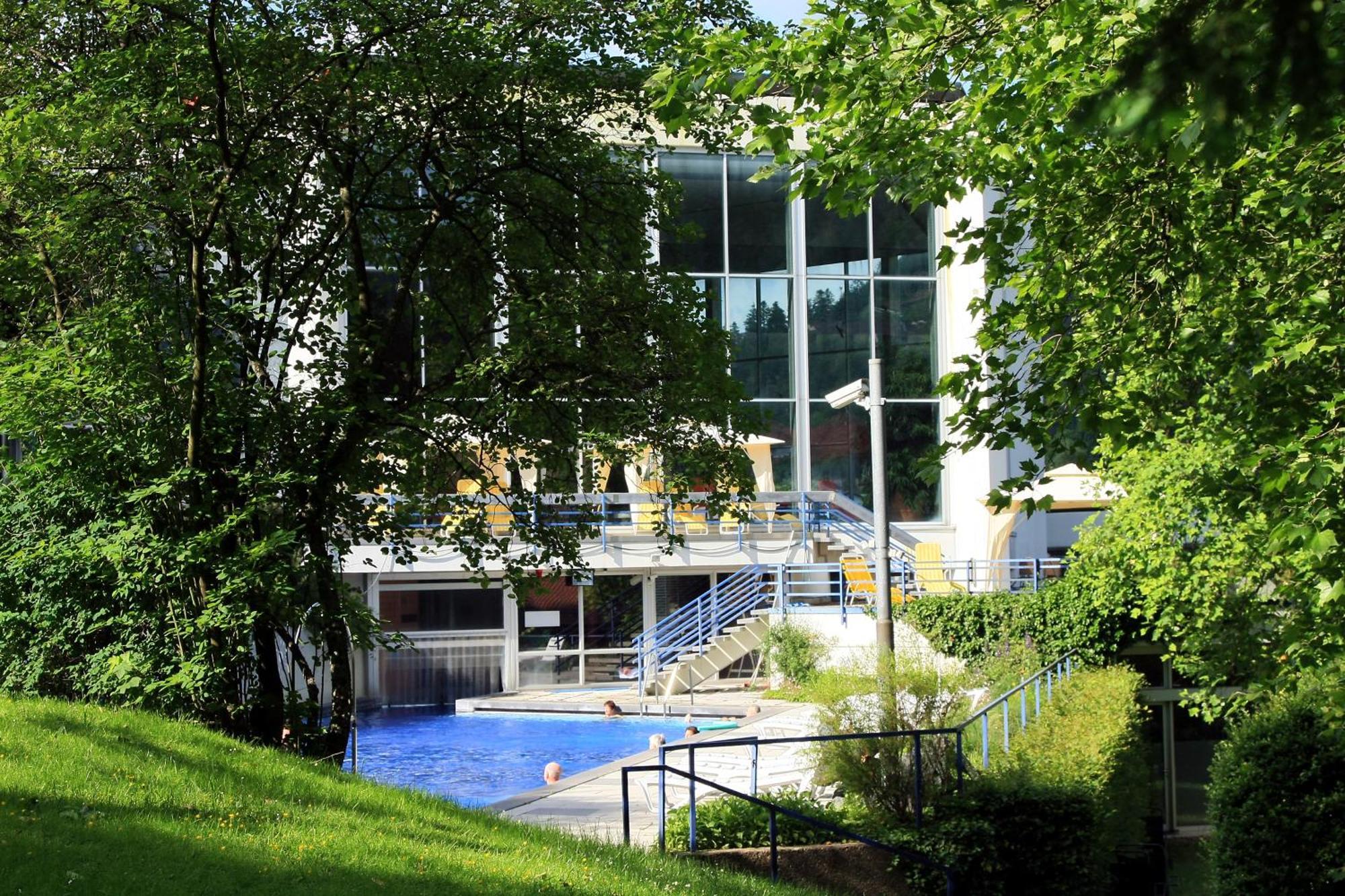 Aparthotel Schwarzwald Panorama Бад Вилдбад Екстериор снимка