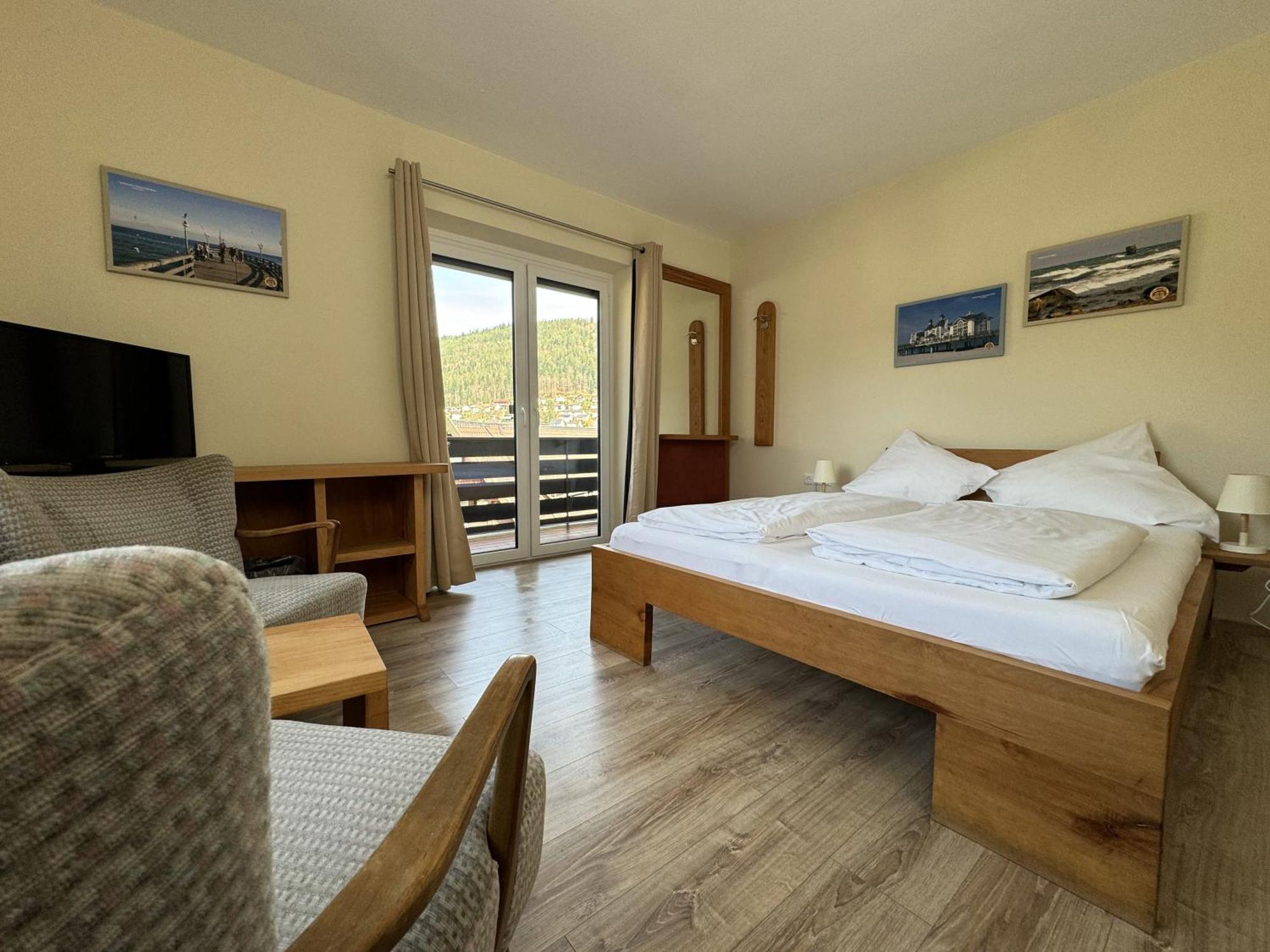 Aparthotel Schwarzwald Panorama Бад Вилдбад Стая снимка
