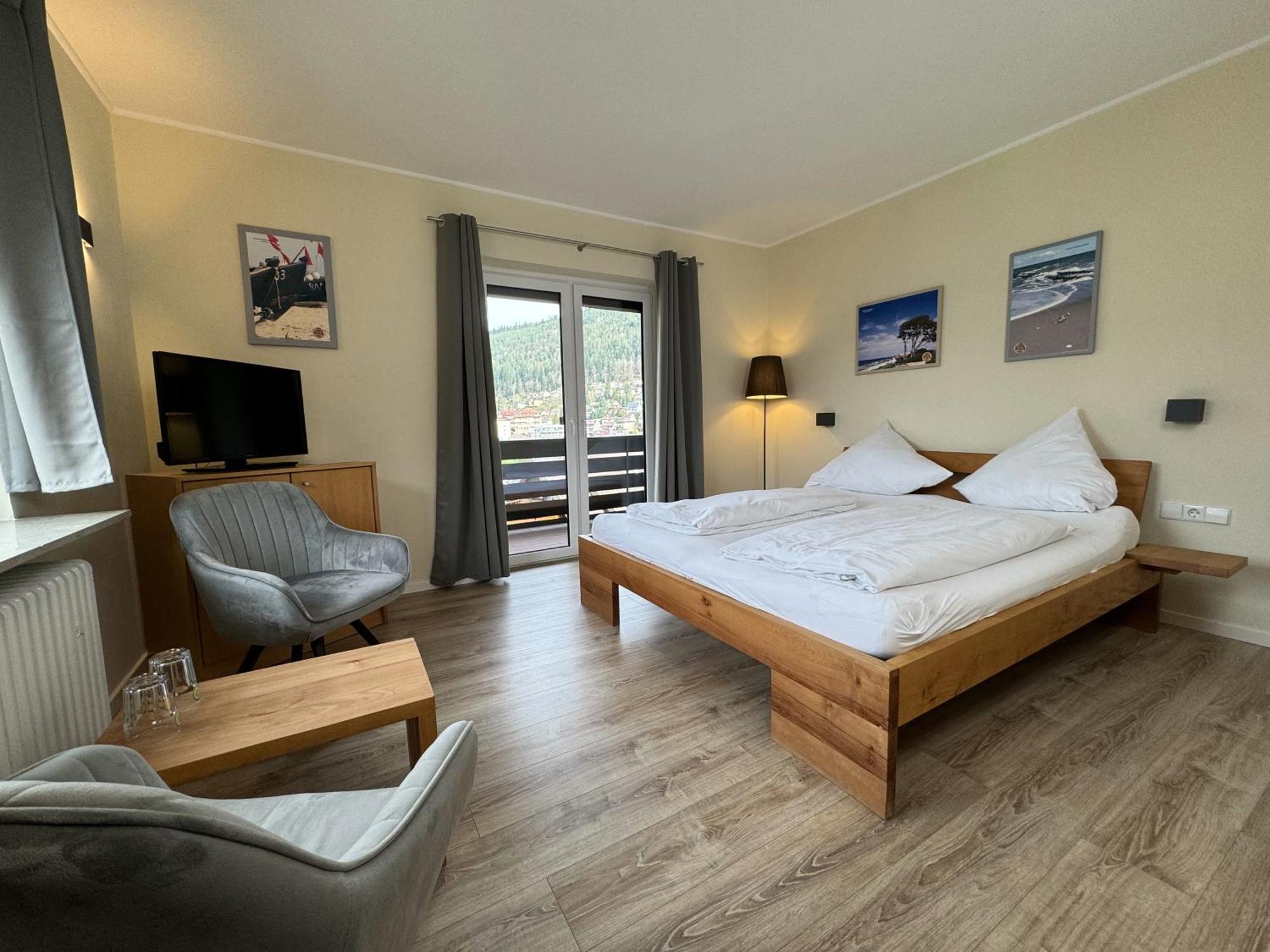 Aparthotel Schwarzwald Panorama Бад Вилдбад Стая снимка