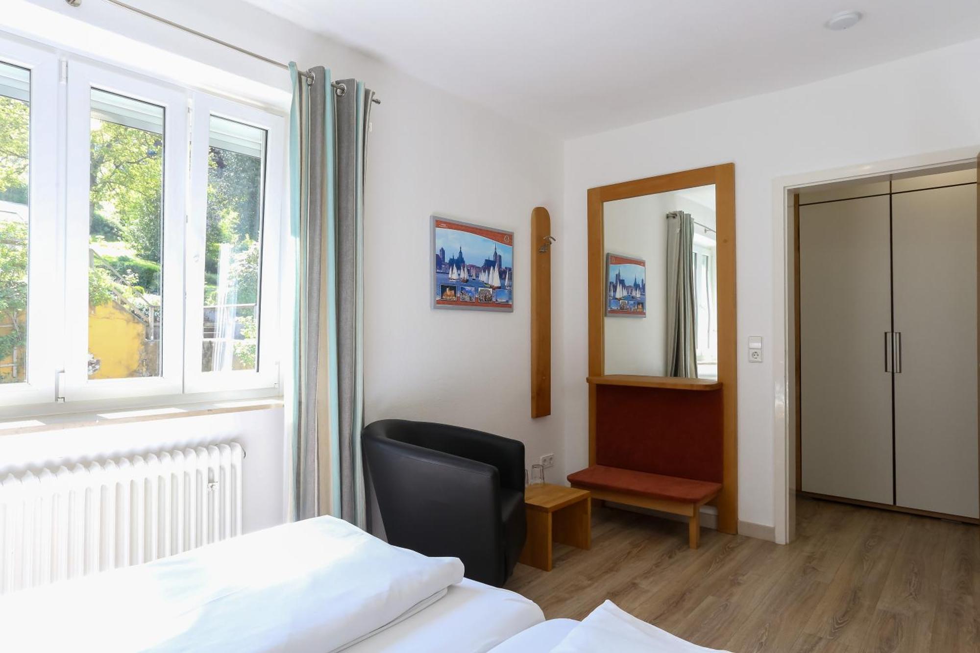 Aparthotel Schwarzwald Panorama Бад Вилдбад Стая снимка